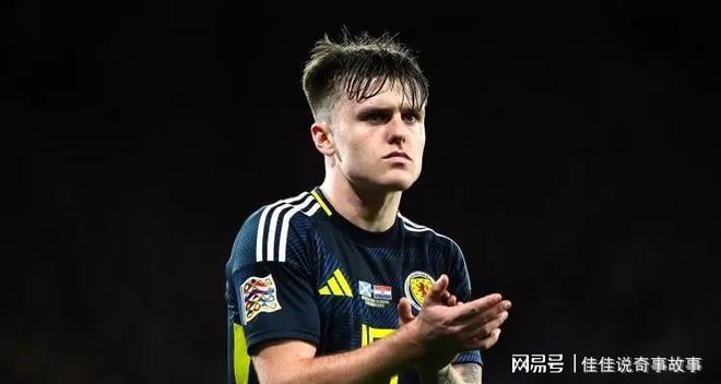 曼联轻取勒沃库森，科曼打破历史纪录