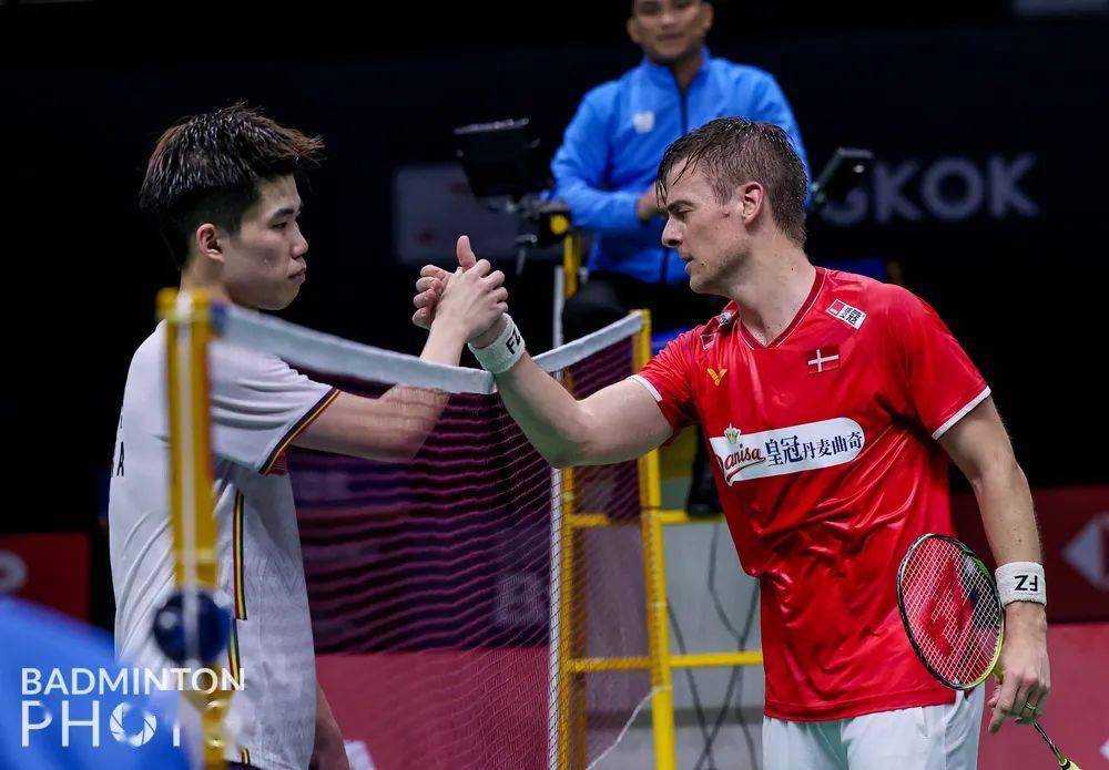 印尼羽毛球队鏖战丹麦羽毛球队，陶菲克送出助攻