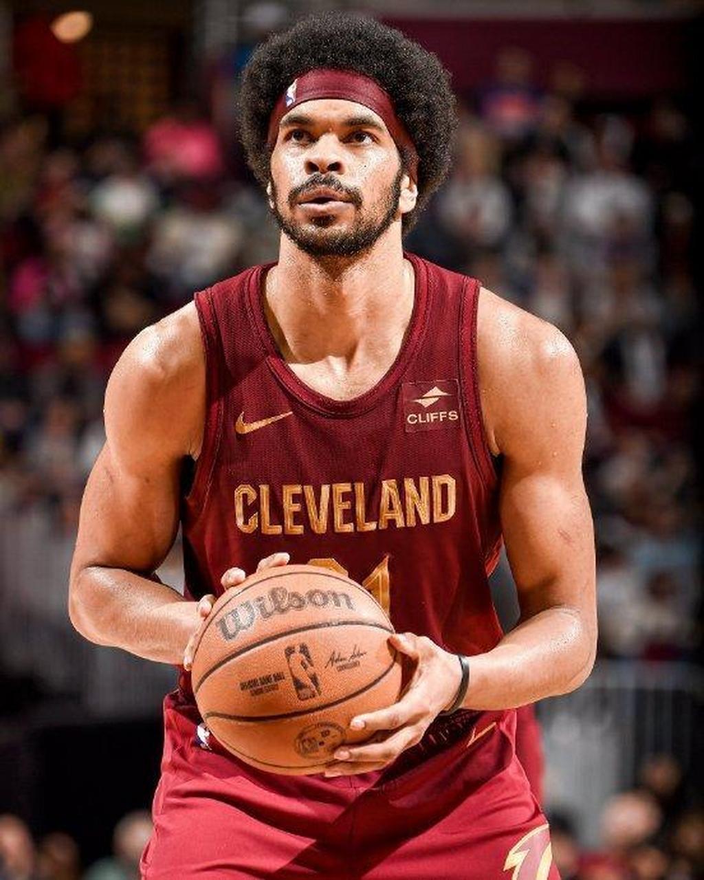 日本男篮完胜爵士，萨姆·米切尔一己之力扛起全队