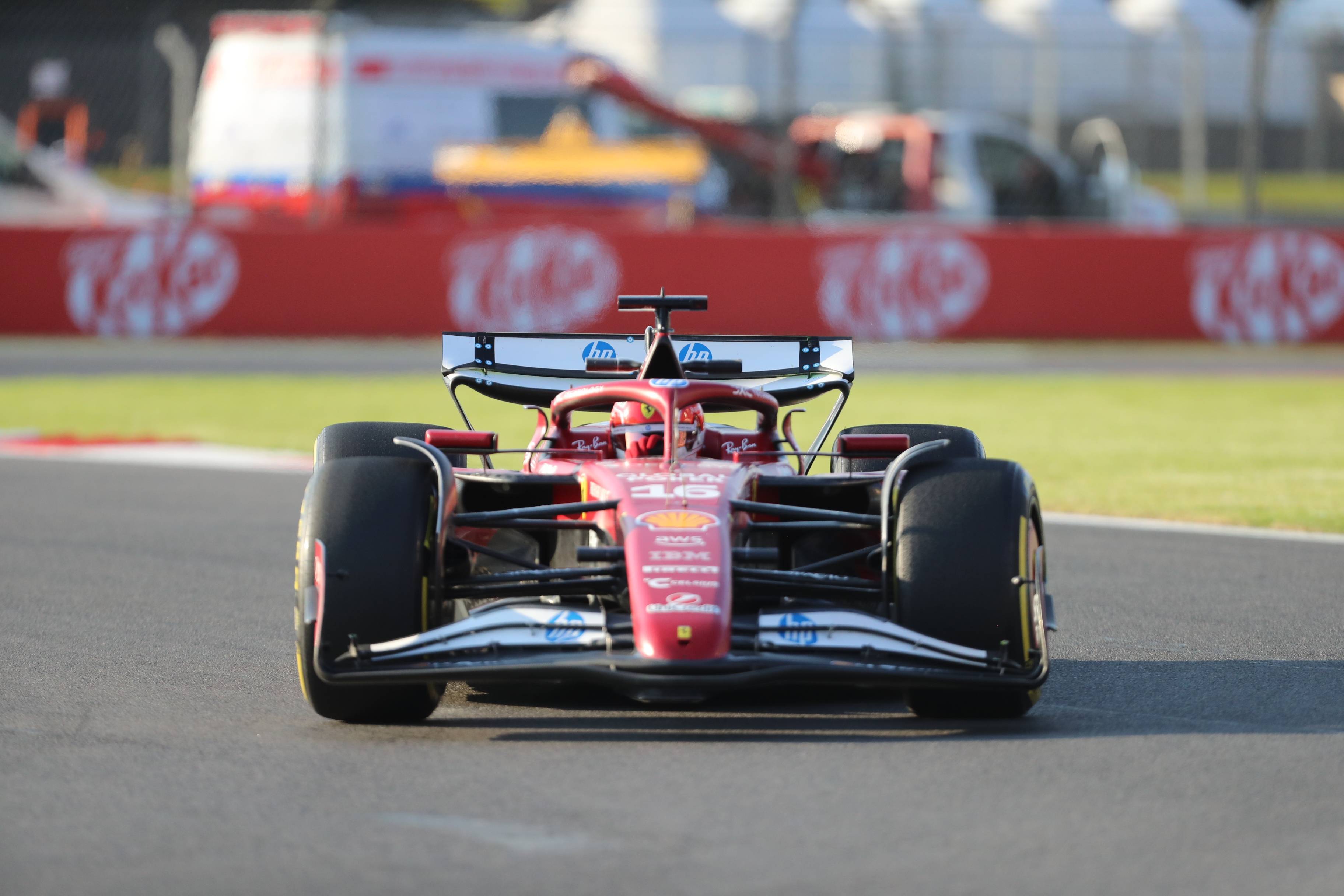 雷诺车队横扫阿斯顿马丁,勒克莱尔惊艳四座 雷诺车队横扫阿斯顿马丁,勒克莱尔惊艳四座