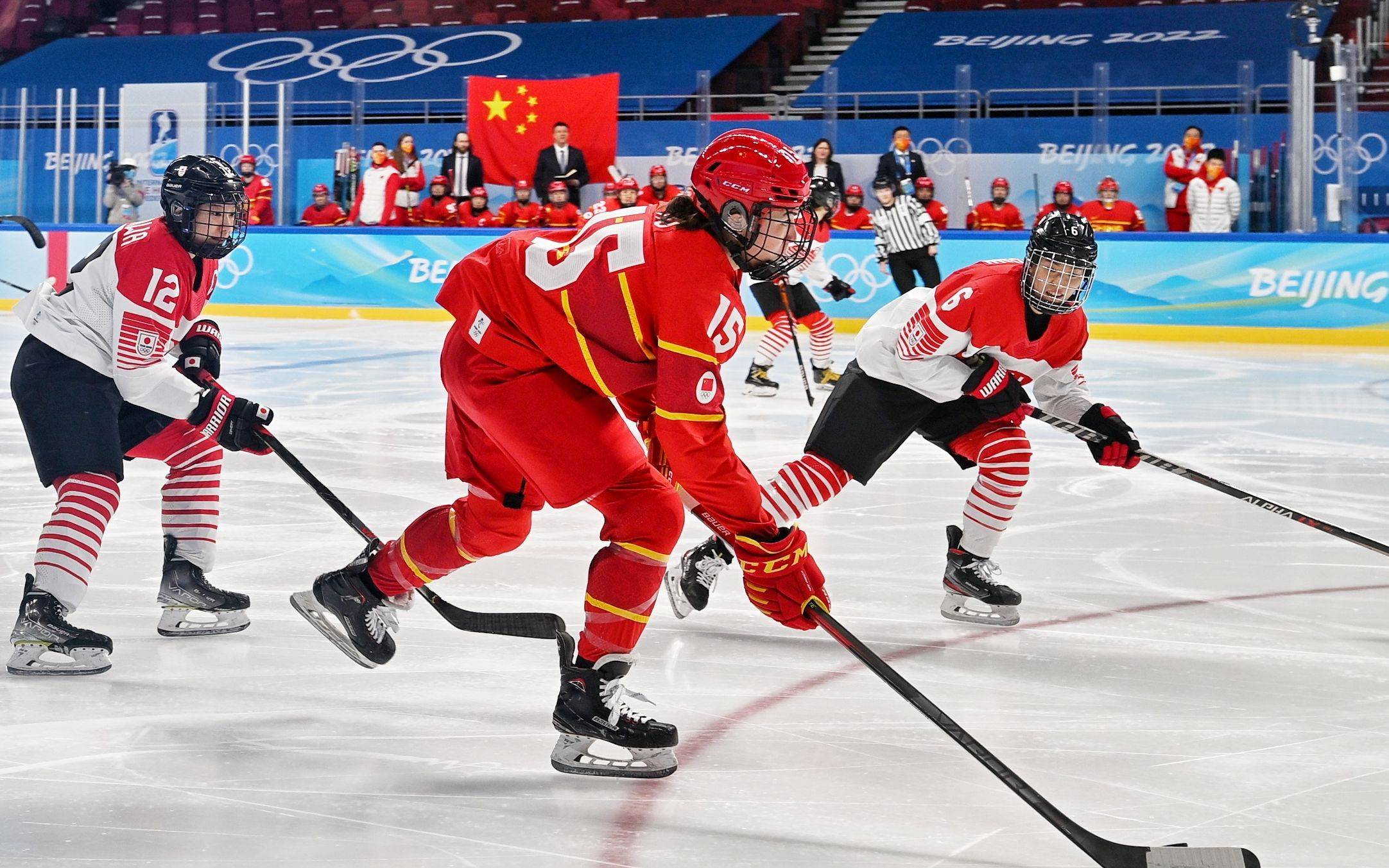 韩国队绝杀泰国队,黄鸭组合点燃赛场 韩国队绝杀泰国队,黄鸭组合点燃赛场