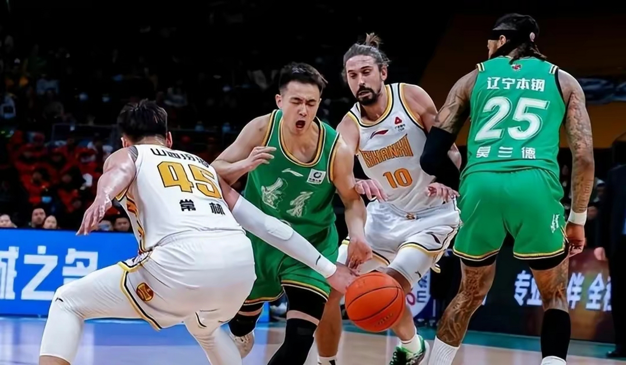 传统豪门遭遇意外失利，积分榜位置动摇