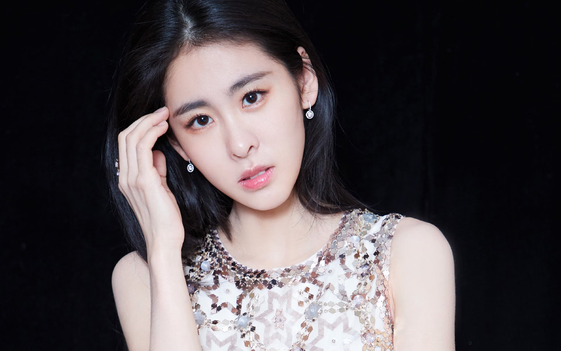 他们不是唯一选择,但他们给出了唯一答案,深圳队以一场逆风粉碎吉林队,恩比德贡献制胜表现