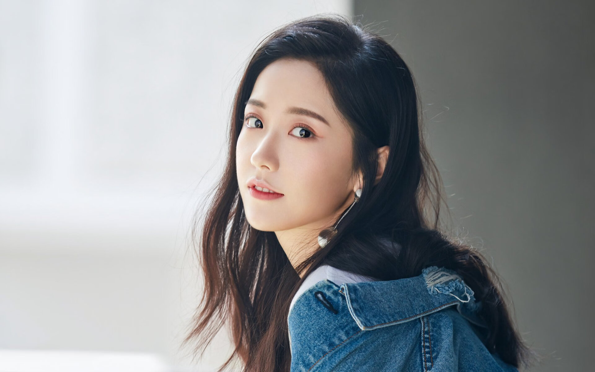 墨尔本角斗场，戈麦斯三记投枪刺穿永恒之城的盾牌