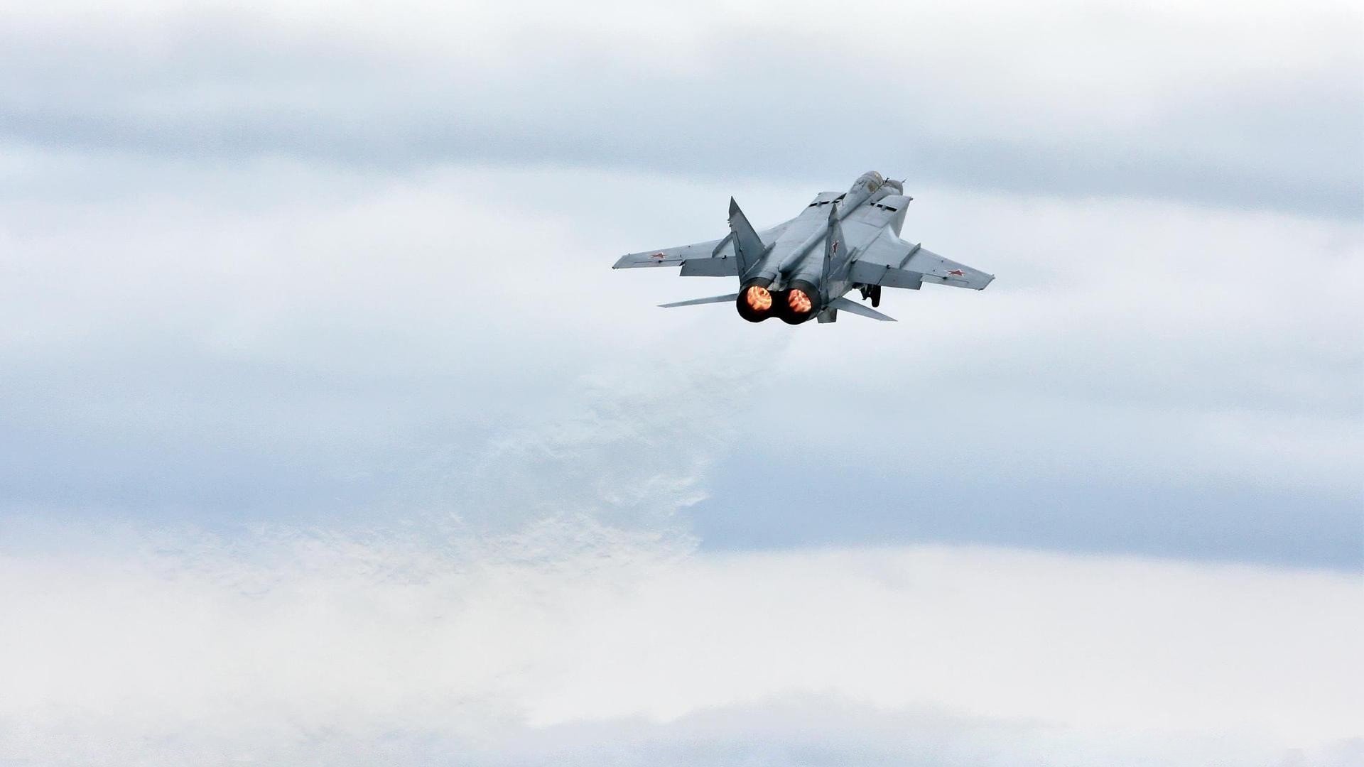 北欧童话不敌孤胆英雄！格纳布里终场绝杀彰显现代足球巨星终极价值