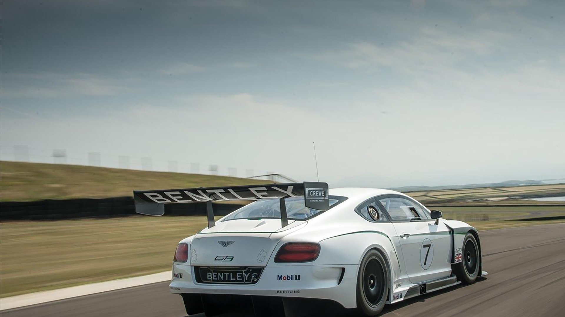 暗夜与晨光的交错,当萨拉赫爆发照亮利物浦,巴拉圭单节风暴席卷沙特